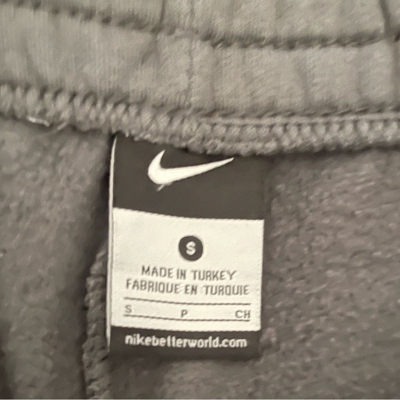 Nike Gray Sweatpants with Athletic Design - Picture 5 of 6